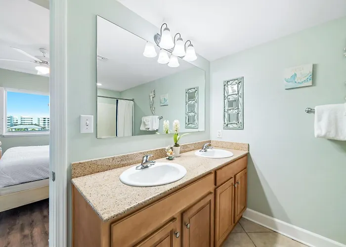 Sanibel Unit 402 *